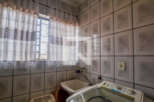 Área de Serviço de casa para alugar com 2 quartos, 250m² em Jardim Paraiso, Santo André