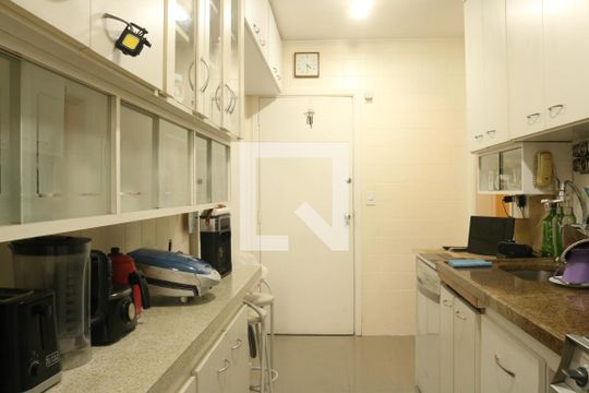 Cozinha de apartamento à venda com 2 quartos, 87m² em Perdizes, São Paulo