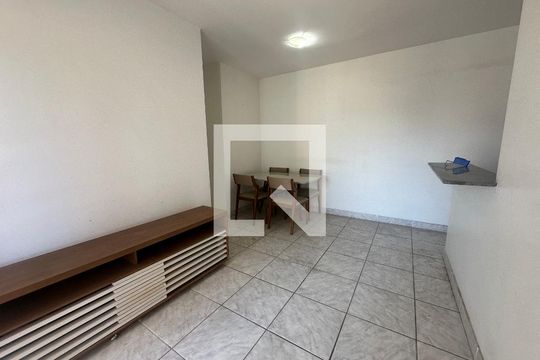 Sala de apartamento à venda com 2 quartos, 57m² em Vila Nossa Sra. da Escada, Barueri