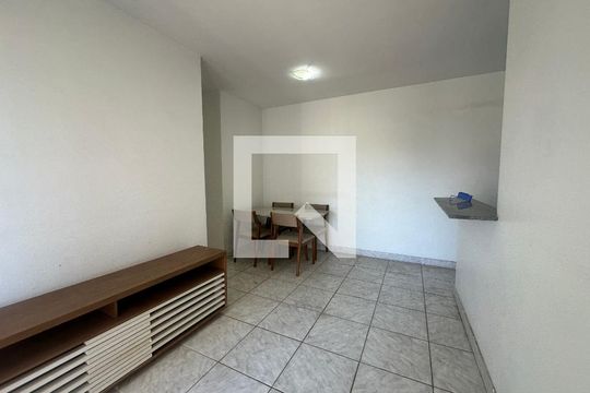 Sala de apartamento à venda com 2 quartos, 57m² em Vila Nossa Sra. da Escada, Barueri