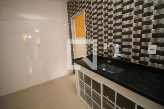 Cozinha de apartamento à venda com 2 quartos, 50m² em Vaz Lobo, Rio de Janeiro