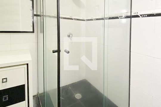 Banheiro de kitnet/studio para alugar com 1 quarto, 45m² em Feitoria, São Leopoldo