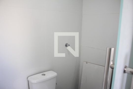 Banheiro de Serviço de apartamento para alugar com 3 quartos, 70m² em Diamante, Belo Horizonte