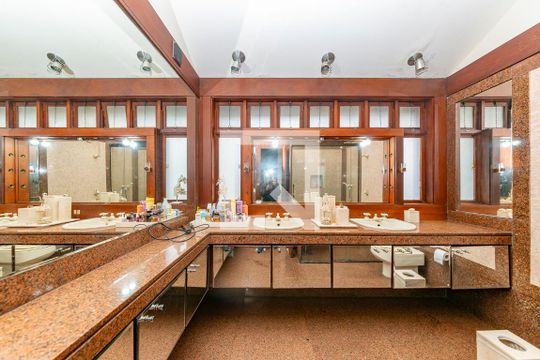 Banheiro Social de casa à venda com 4 quartos, 435m² em Belvedere, Belo Horizonte