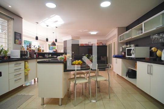 Cozinha de casa à venda com 3 quartos, 295m² em Primavera, Novo Hamburgo