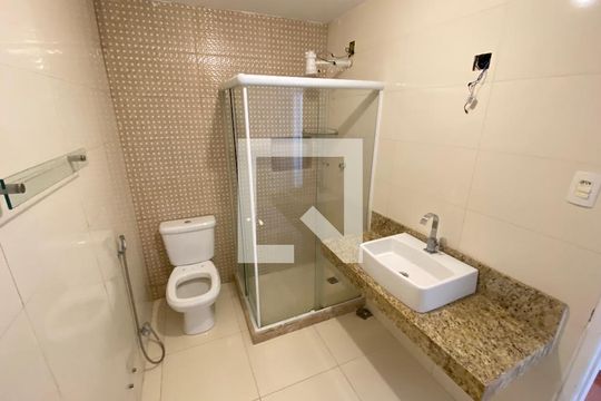 Banheiro de apartamento para alugar com 3 quartos, 73m² em Todos Os Santos, Rio de Janeiro