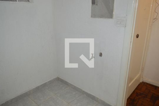 Banheiro de kitnet/studio para alugar com 1 quarto, 28m² em Liberdade, São Paulo