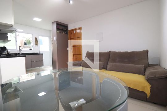 Sala de apartamento à venda com 2 quartos, 50m² em Vila Apiai, Santo André
