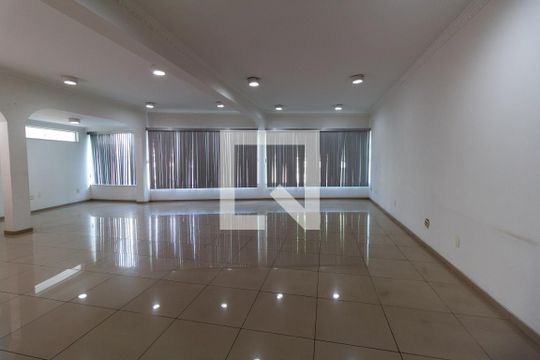 Sala de casa para alugar com 5 quartos, 468m² em Bela Aliança, São Paulo