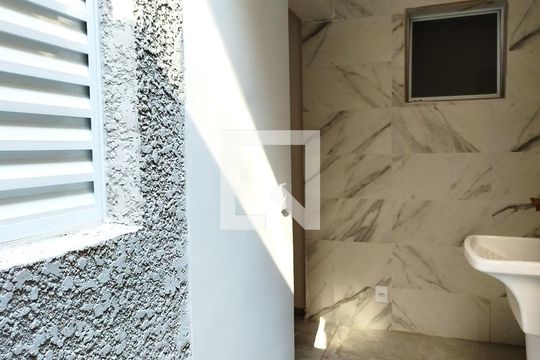 Área de serviço de apartamento para alugar com 2 quartos, 37m² em Penha de França, São Paulo