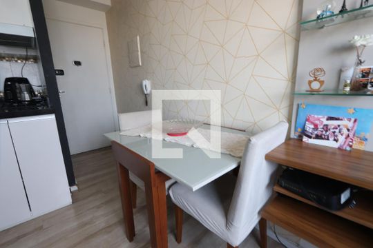Sala de apartamento à venda com 2 quartos, 45m² em Sítio da Figueira, São Paulo
