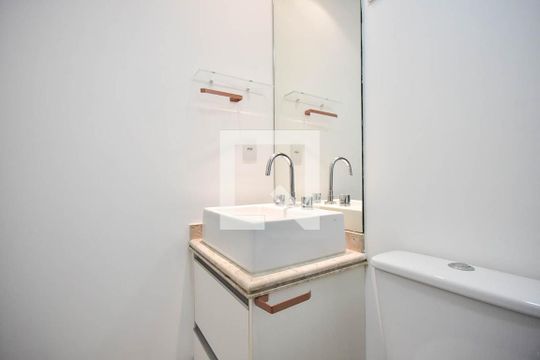 Banheiro de apartamento para alugar com 2 quartos, 66m² em Vila Andrade, São Paulo