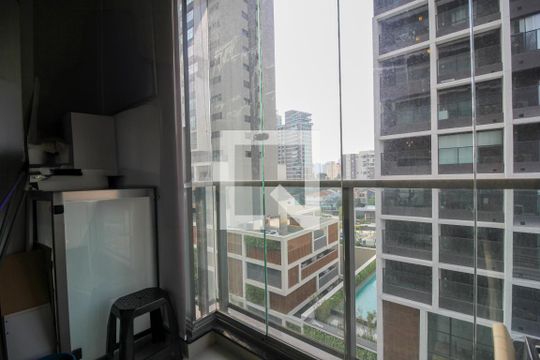 Varanda Studio de kitnet/studio para alugar com 1 quarto, 25m² em Jardim das Acacias, São Paulo