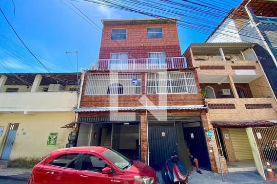 Fachada de casa para alugar com 3 quartos, 160m² em Jardim Armação, Salvador