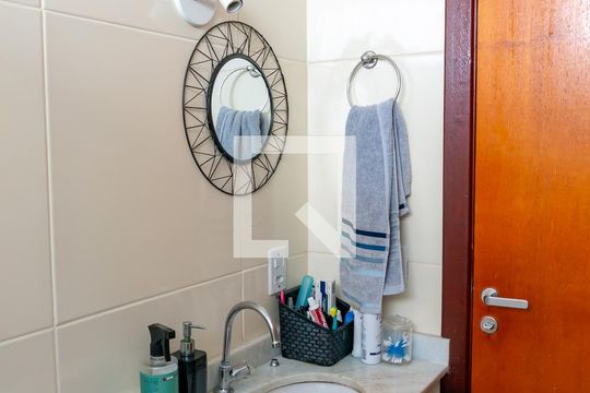 Banheiro da Suíte 2 de casa para alugar com 4 quartos, 250m² em Serra Grande, Niterói