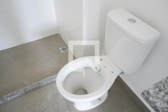 Banheiro Social de apartamento à venda com 2 quartos, 44m² em Belenzinho, São Paulo
