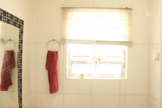 Banheiro de apartamento para alugar com 2 quartos, 70m² em Pompeia, São Paulo