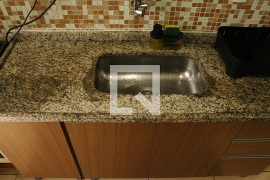 Cozinha de apartamento para alugar com 2 quartos, 70m² em Pompeia, São Paulo