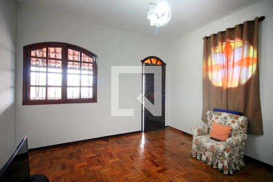 Casa à venda com 4 quartos, 431m² em Ipiranga, Belo Horizonte