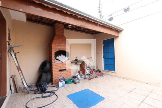 Quintal de casa para alugar com 3 quartos, 191m² em Jardim Planalto, São Paulo