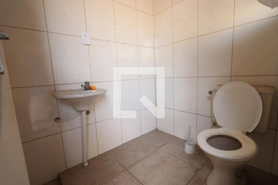 Banheiro de serviço de casa para alugar com 3 quartos, 191m² em Jardim Planalto, São Paulo