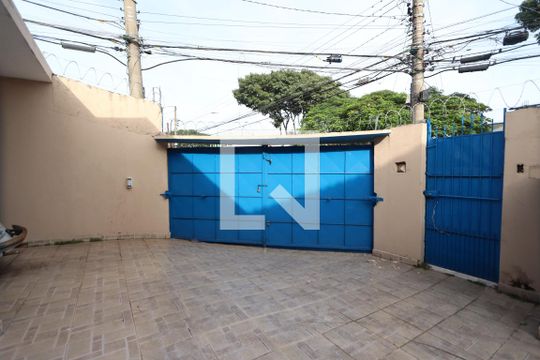 Garagem de casa para alugar com 3 quartos, 191m² em Jardim Planalto, São Paulo