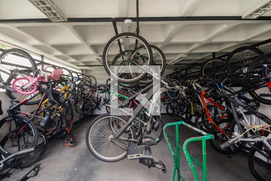 Condomínio - Bicicletário de apartamento para alugar com 1 quarto, 65m² em Jardim America da Penha, São Paulo