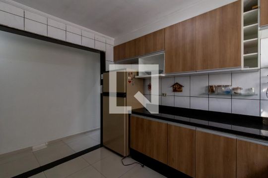 Cozinha de apartamento à venda com 3 quartos, 67m² em Jardim Santa Mena, Guarulhos