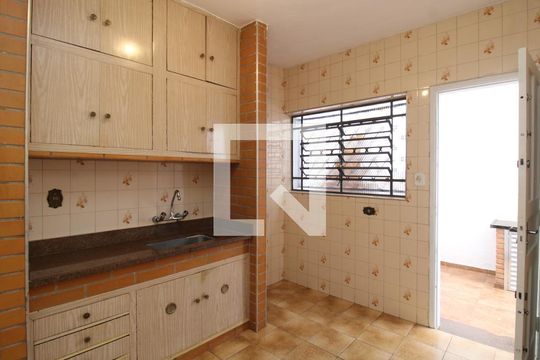 Cozinha de casa para alugar com 2 quartos, 500m² em Jardim Virginia Bianca, São Paulo