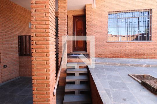 Entrada de casa para alugar com 2 quartos, 500m² em Jardim Virginia Bianca, São Paulo
