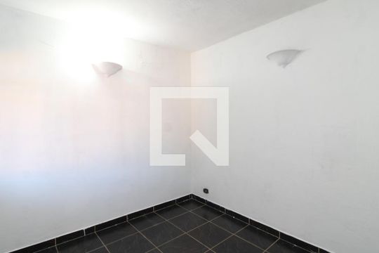 Sala de casa para alugar com 2 quartos, 500m² em Jardim Virginia Bianca, São Paulo