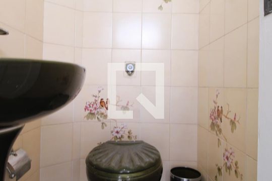Lavabo de casa para alugar com 2 quartos, 500m² em Jardim Virginia Bianca, São Paulo