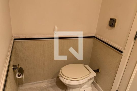 Banheiro de apartamento para alugar com 4 quartos, 340m² em Vila Andrade, São Paulo
