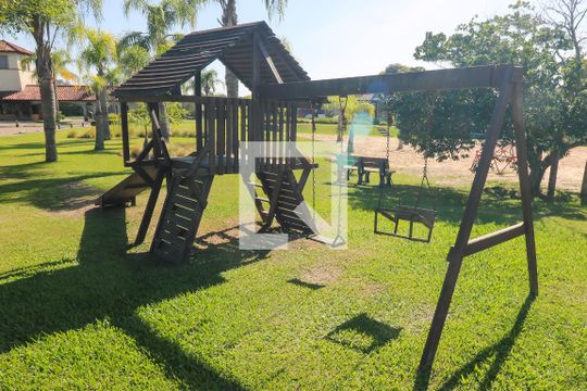Área comum - Playground de casa de condomínio para alugar com 5 quartos, 345m² em Belém Novo, Porto Alegre