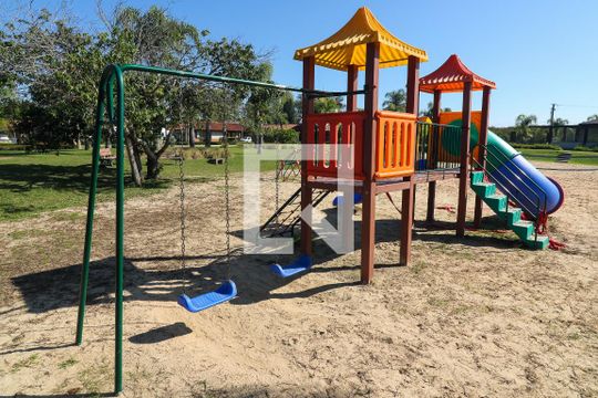 Área comum - Playground de casa de condomínio para alugar com 5 quartos, 345m² em Belém Novo, Porto Alegre
