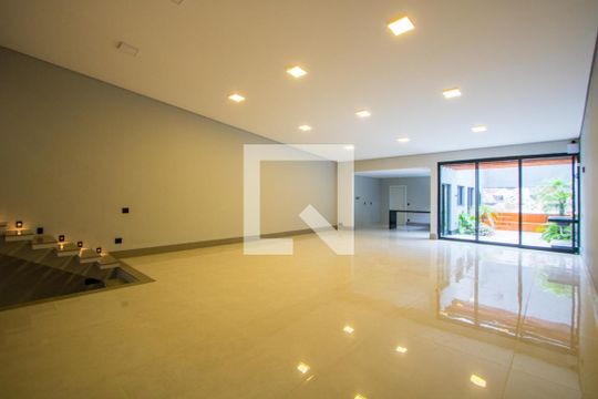 Casa à venda com 3 quartos, 262m² em Jardim Bela Vista, Santo André