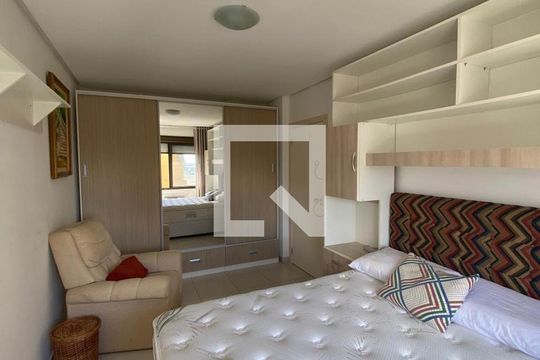 Quarto de apartamento à venda com 1 quarto, 57m² em Centro Histórico, Porto Alegre