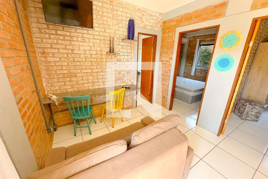 Sala de apartamento para alugar com 2 quartos, 60m² em São João do Rio Vermelho, Florianópolis