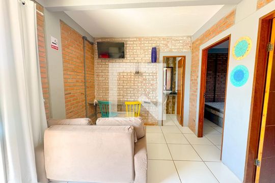 Sala de apartamento para alugar com 2 quartos, 60m² em São João do Rio Vermelho, Florianópolis