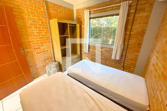 Quarto 2 de apartamento para alugar com 2 quartos, 60m² em São João do Rio Vermelho, Florianópolis