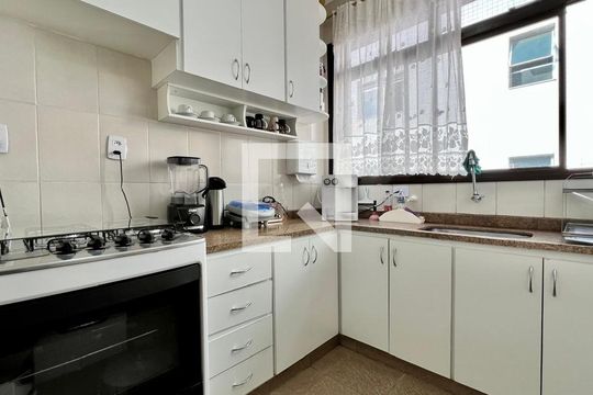 Cozinha de apartamento à venda com 4 quartos, 260m² em Buritis, Belo Horizonte