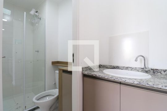 Banheiro de apartamento para alugar com 2 quartos, 29m² em Lapa, São Paulo