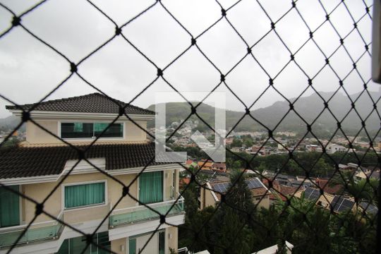 Vista de casa de condomínio à venda com 5 quartos, 350m² em Tauá, Rio de Janeiro