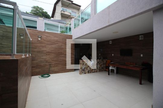 Área Externa de casa de condomínio à venda com 5 quartos, 350m² em Tauá, Rio de Janeiro