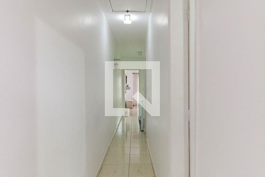 Corredor de casa à venda com 3 quartos, 115m² em Itaquera, São Paulo