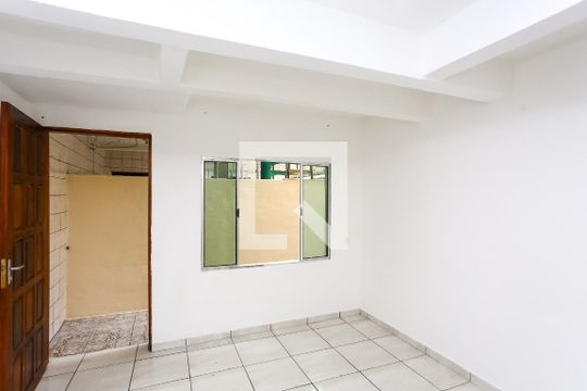 Sala de casa para alugar com 2 quartos, 50m² em Jardim Campo Limpo, São Paulo