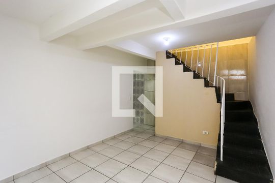 Casa para alugar com 2 quartos, 50m² em Jardim Campo Limpo, São Paulo