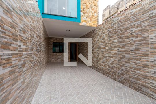 Garagem de casa à venda com 3 quartos, 110m² em Vila Antonieta, São Paulo