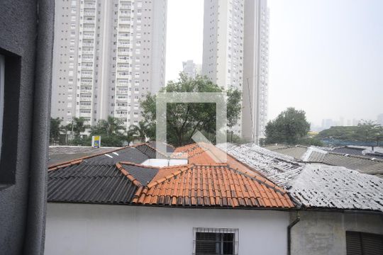 Vista Sala/Cozinha de apartamento para alugar com 2 quartos, 34m² em Ipiranga, São Paulo