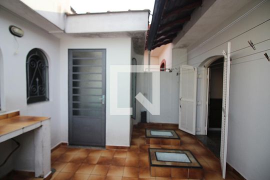 Quintal de casa para alugar com 2 quartos, 159m² em Vila Iris, São Bernardo do Campo